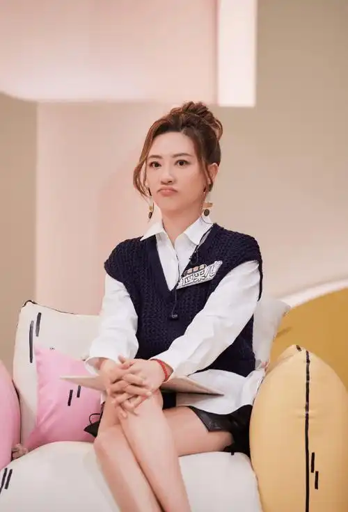 应采儿曝陈小春感情脆弱,泪点低:主动洗衣服展体贴一面_爸爸_家庭