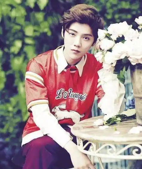 jennie在yg是真的受捧,所有的好资源基本都是优先给她,之前说她霸凌