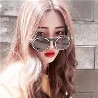 戴墨镜时尚女生头像_天生高冷不好惹
