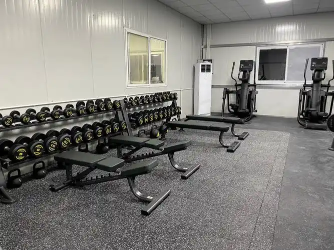 硬核plus,部队里的硬汉健身房