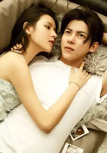 张予曦晒与男友恩爱合照,网友:男票长的比女人还精致