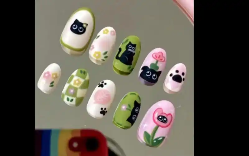 ins美甲款式教程手绘可爱黑色猫咪组合图案