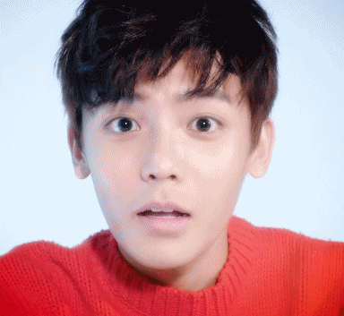 侯明昊帅哥微笑红毛衣gif动图_动态图_表情包下载_soogif