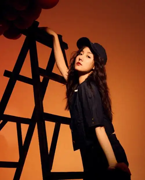 回顾从剧组打杂工到女一号她长的漂亮戏也好出道19年却不温不火