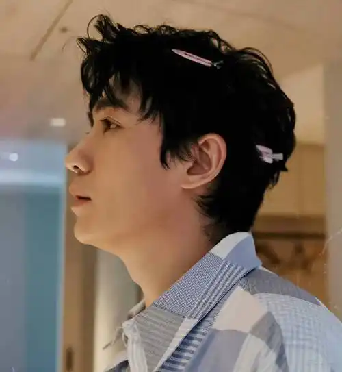 朱一龙侧颜写真##朱一龙