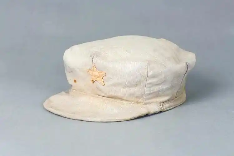 红星照耀中国一张经典照片中的红军八角帽