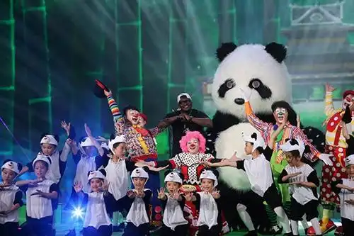 娱乐新闻  《星光大道》是一个唱歌和展示才艺的节目,对于7月7日晚八