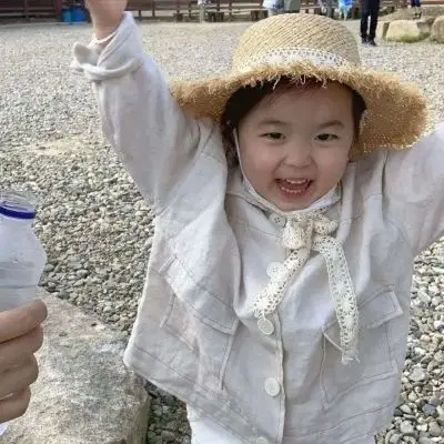 黄夏温头像/拿图 点赞蟹蟹?