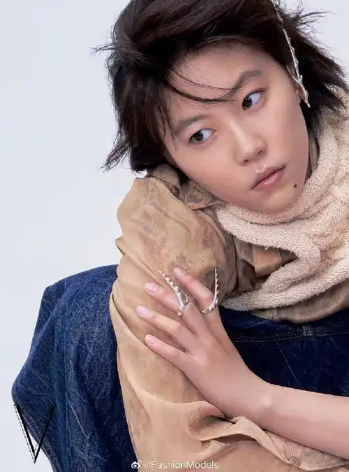 窦靖童羞涩里mix放松##b站跨年晚会