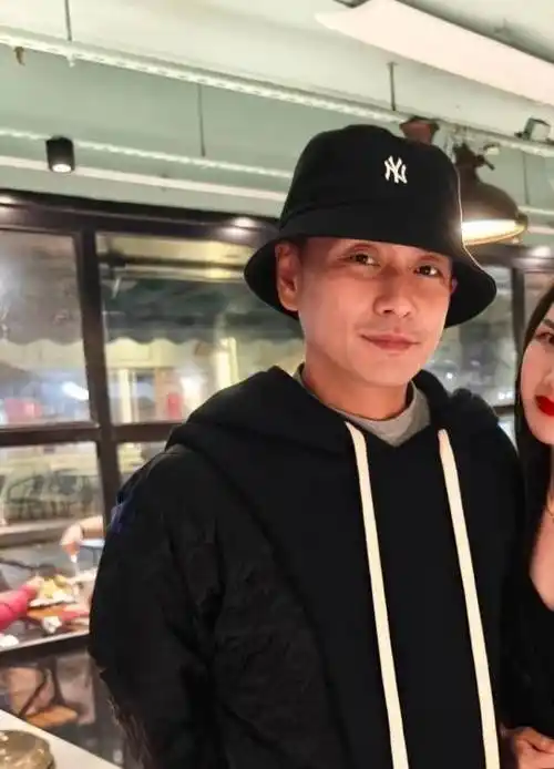 像谢霆锋,潘玮柏,明道等人,个个都是不老男神的代表,同年龄的黄宗泽