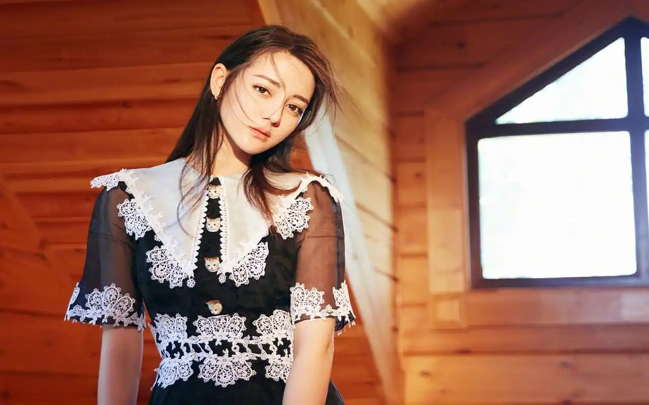 超级美女迪丽热巴壁纸_清新迷人的明星热巴