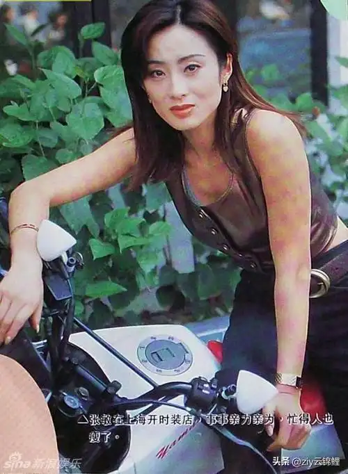 张敏真是"大水蜜桃"身材,穿休闲装显凹凸感,一点都不输杨幂|张敏(演员