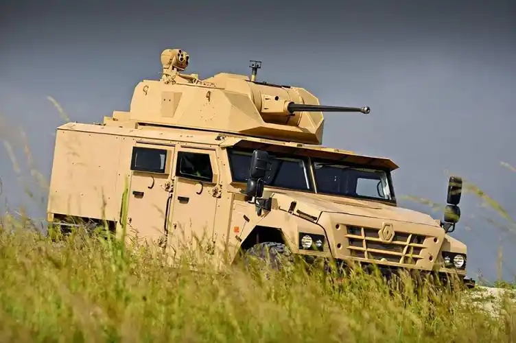 三代猛士装甲车加装30毫米机关炮火力猛烈堪称战场风火轮