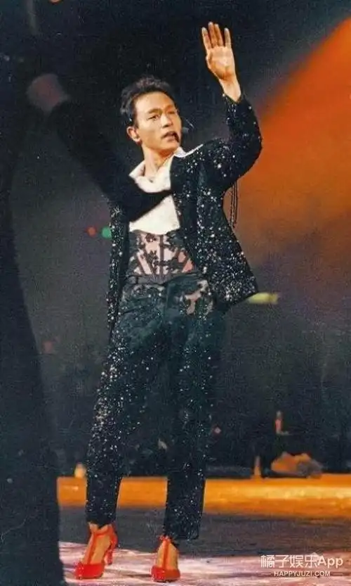 张国荣谈美貌和名气 这才是真正的偶像