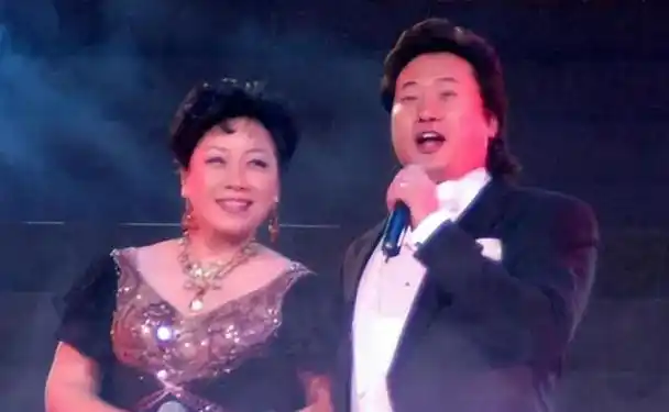 戴玉强:30岁娶了初恋妻子,结婚29年恩爱如初,现在女儿成了骄傲