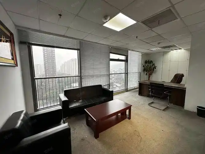 【11图】滨湖区万达广场丨惠山旁精装办公室170精致户型丨限时出租