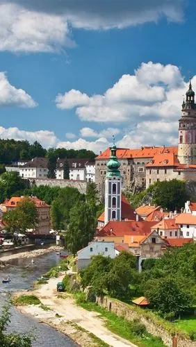 壁纸 捷克共和国,城市,房屋,河流,树木,云彩 2560x1440 qhd 高清壁纸