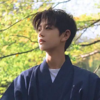 清爽干净阳光适合夏天的男生头像清新时尚特别的耐看