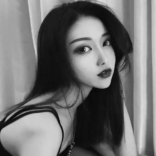 女生冷酷无情霸气黑白头像图片