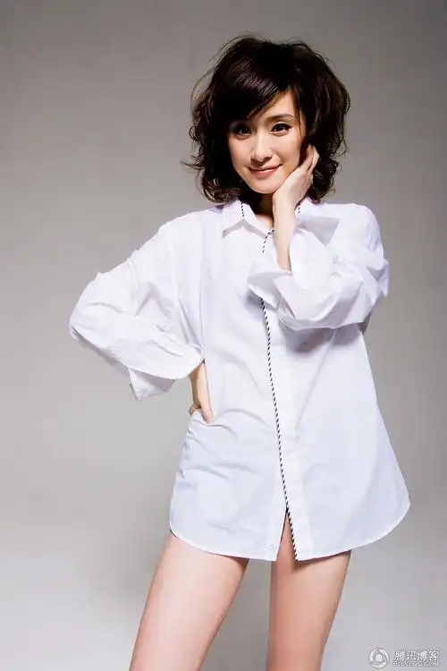 "曾轶可"高清组图秀出性感 川音校花长出"六张明星脸"