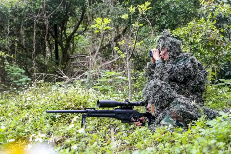 武警特战森林狙击训练