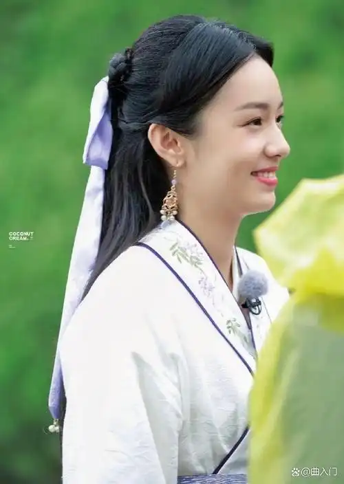 周也侧脸生图,你觉得好看吗