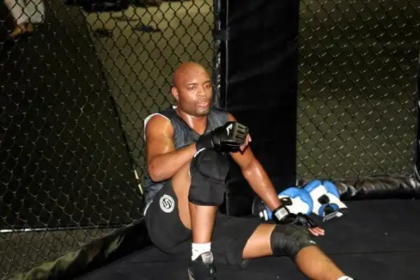 幻灯:ufc-蜘蛛人遭强手挑衅 苦练腿法欲ko对手