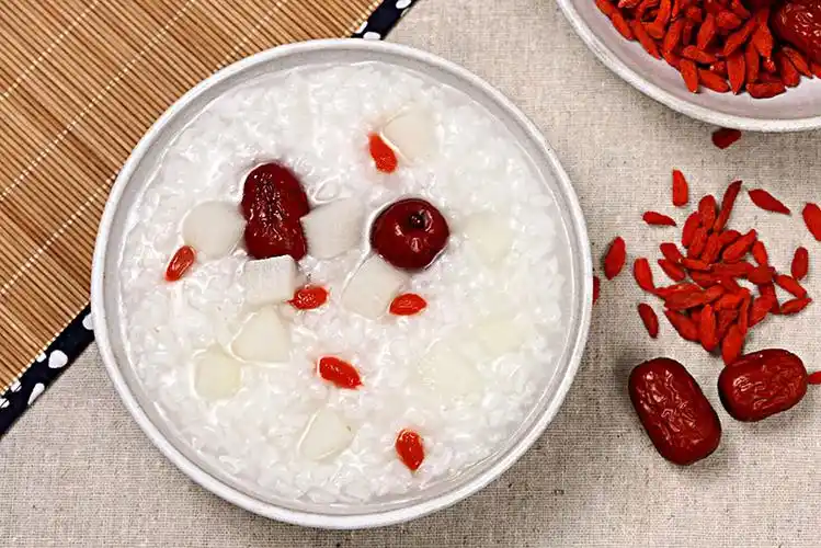 山药红枣枸杞粥