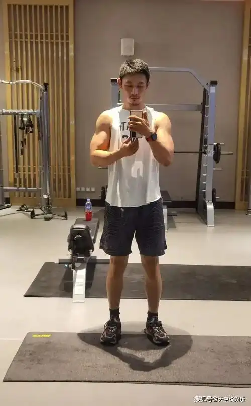 33岁魏晨变化太大从偶像歌手变成硬汉小生健硕身材让人羡慕