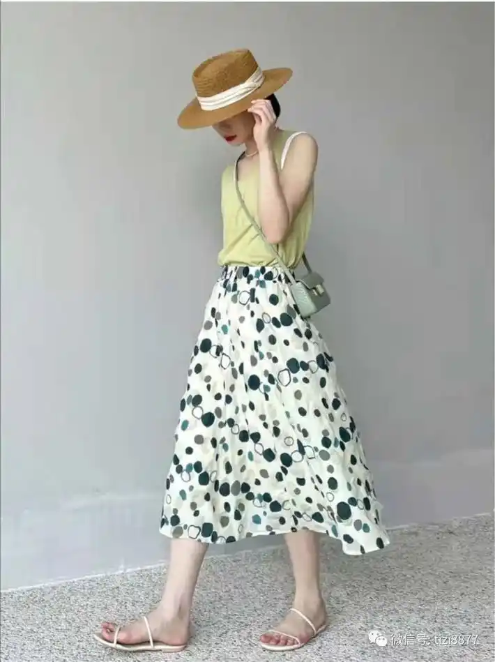 波点半身裙搭配什么上衣好看_腾讯新闻