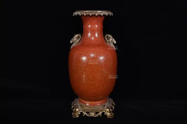 清康熙橘皮釉包铜回流冬瓜瓶 citrus peel glazed vase encased in