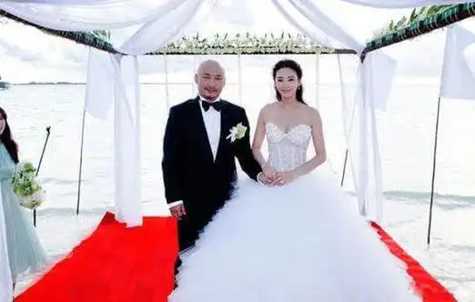 张雨绮前两任老公中途退出综艺和男友李柄熹分手了吗