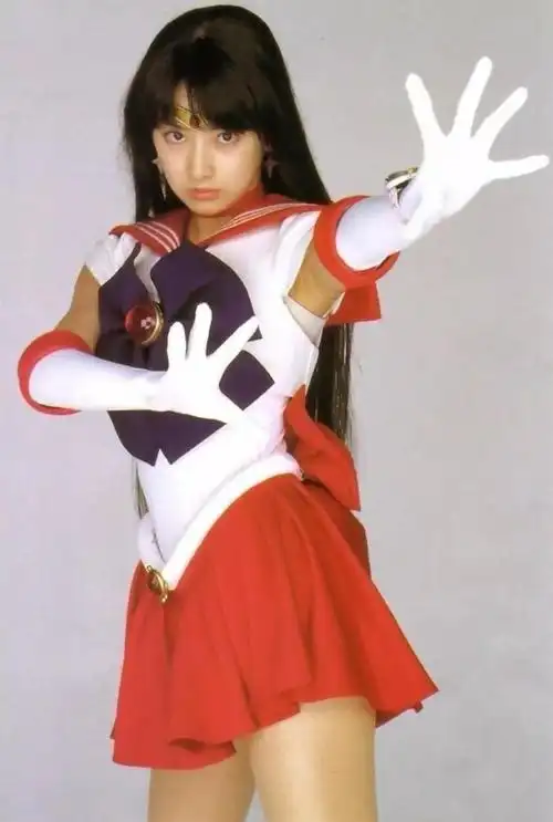 17岁,北川景子扮演了《美少女战士》里的"火星"而走红!