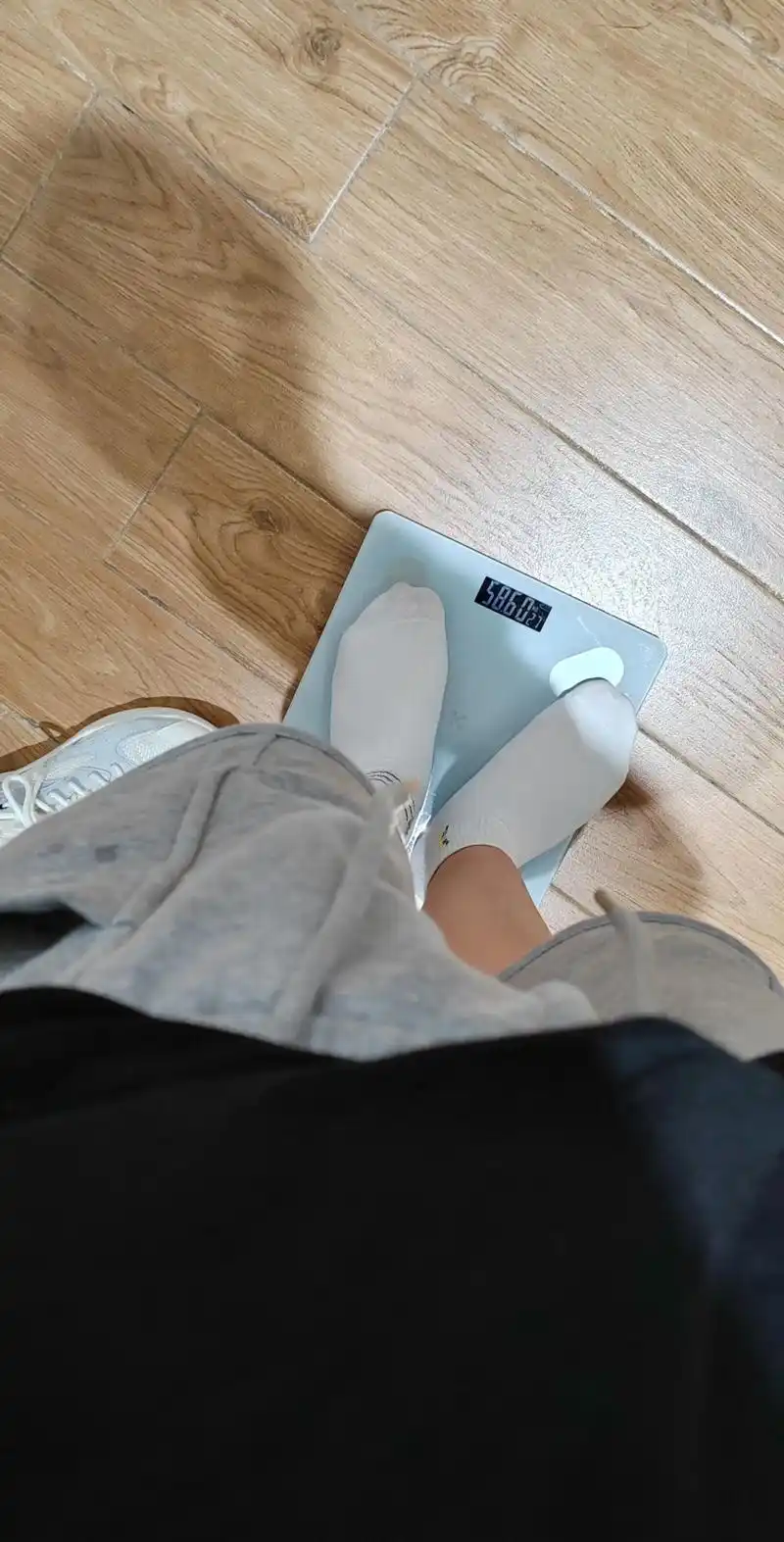 昨天吃这么多高热量的,我怀疑秤坏了96跳操61天,原体重141斤