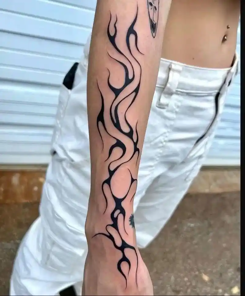 海娜绘手臂线条.