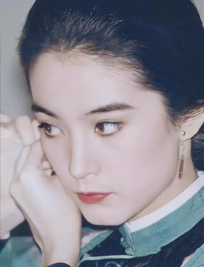 林青霞:风华绝代的不老传说 林青霞,一个名字,一个传世的美丽传说.