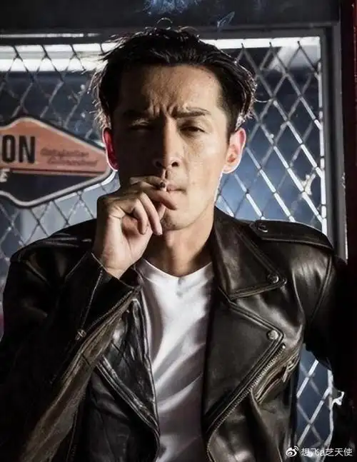 最帅10位明星抽烟姿势吴彦祖帅气张国荣销魂周润发成就经典