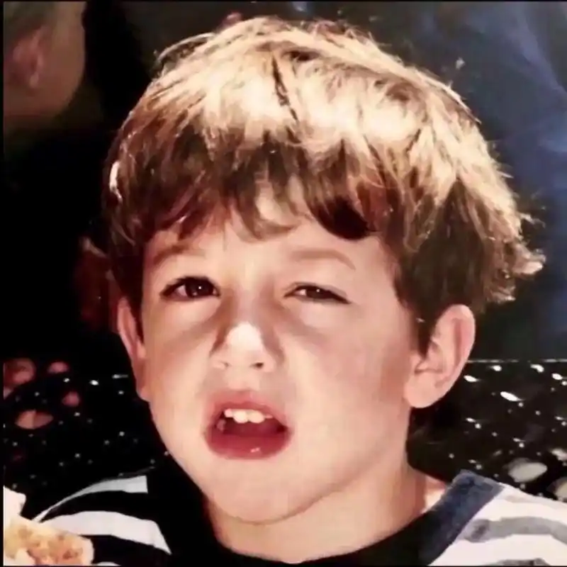 有趣的小男孩微信男生头像