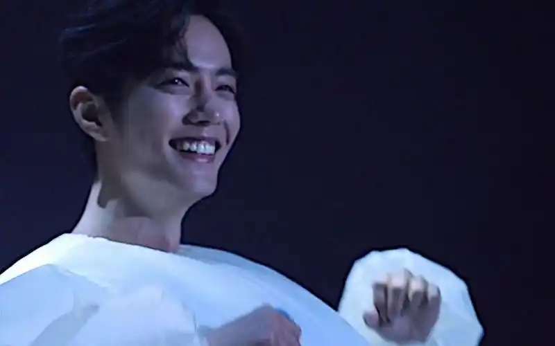 肖战190921泰国见面会大白团子