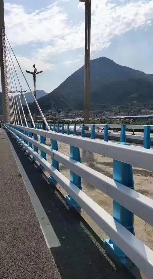 桥梁钢护栏,桥梁钢护栏厂家直销