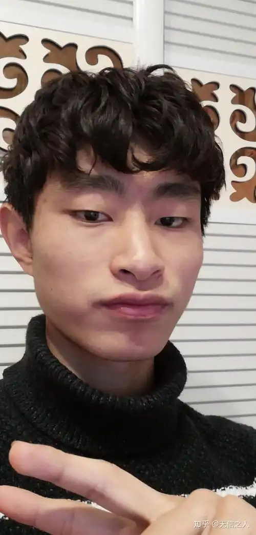 有美人尖的男生可以留什么样的发型?