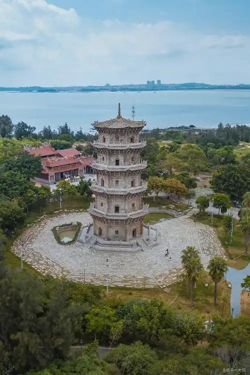 码头不远处的六胜塔是石湖港的重要历史遗存六胜塔始建于宋政和年间