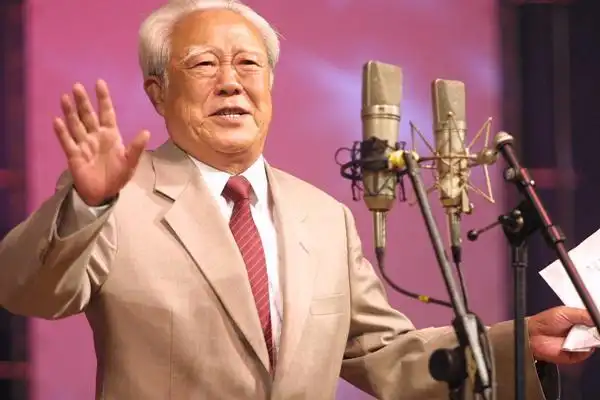 周德山的名号在老观众当中可谓人尽皆知,蛤蟆爷自带喜感的形象,被冠以