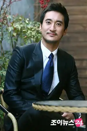 p>申贤俊(shin hyeon jun),1968年10月28日出生,毕业于韩国 a target