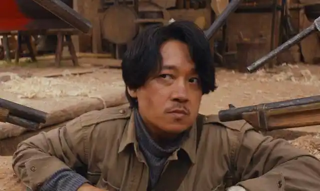 潘粤明云南虫谷剧照曝光人蛹虫子来袭网友有那味儿了