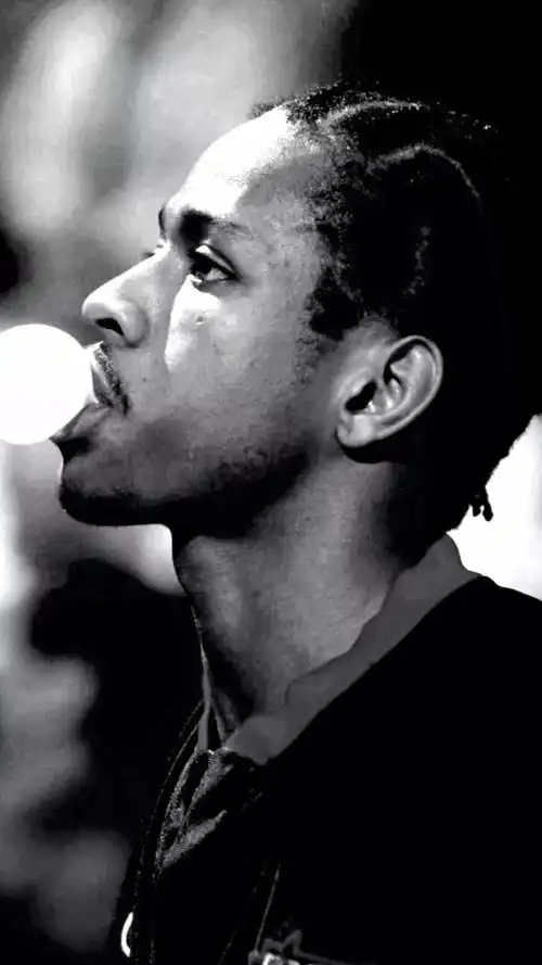 艾弗森黑白壁纸赏析 | 青春就是这么简单