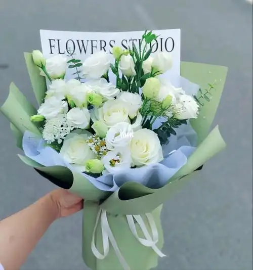 白色系小清新花束