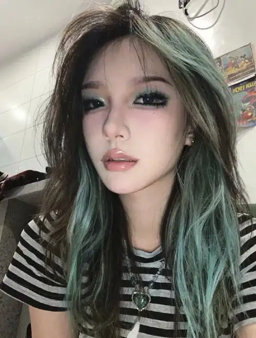 发色推荐灰绿画染