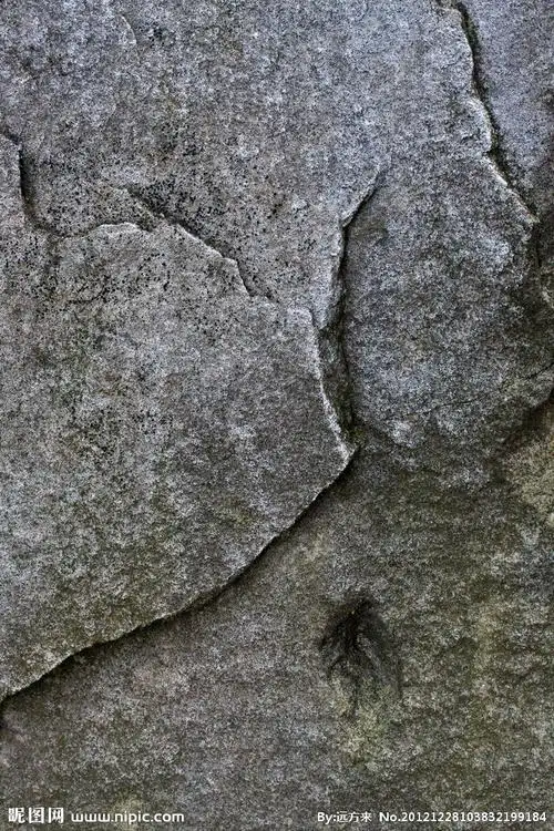 裂纹岩石