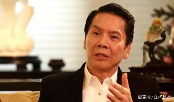 向华强年轻时长啥样?